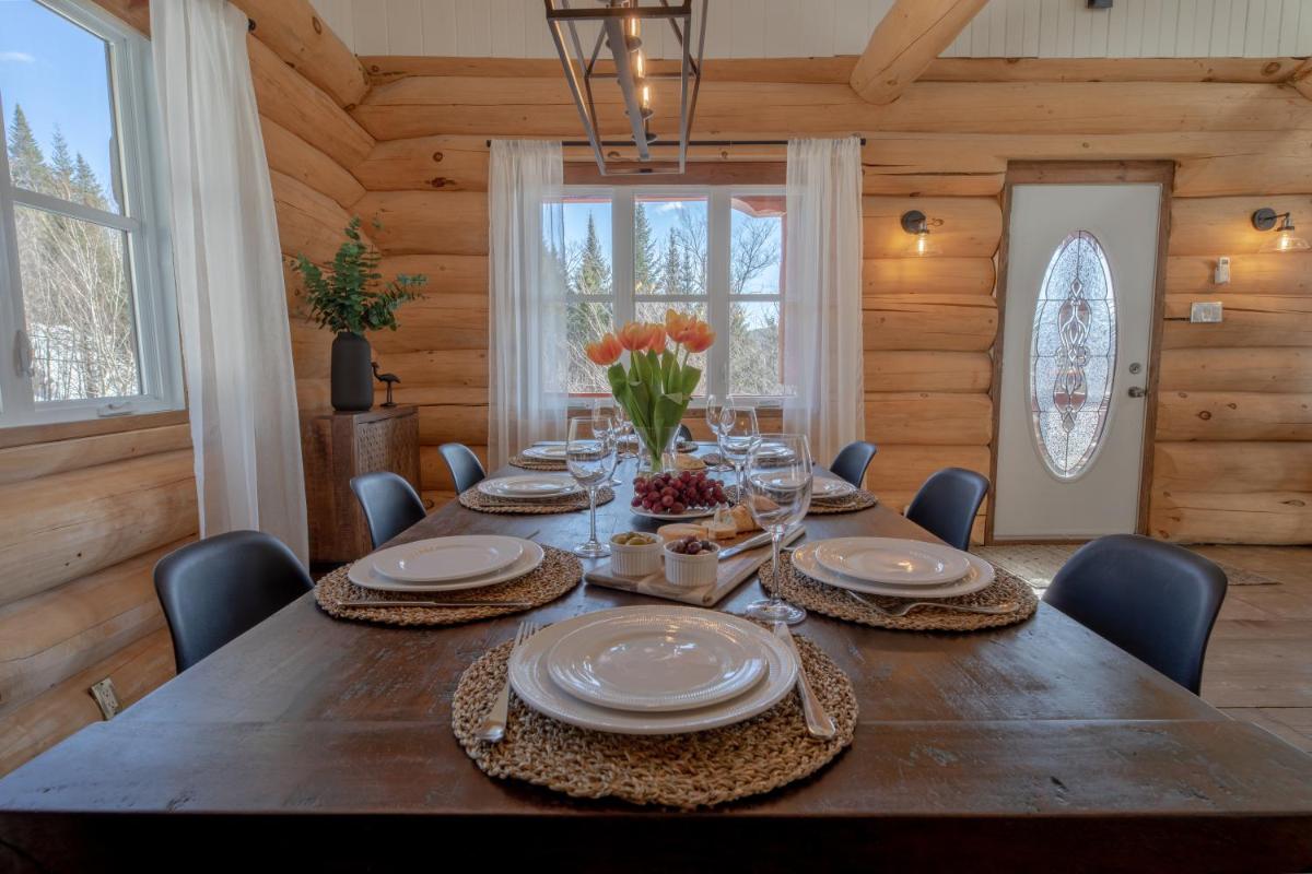 Breathtaking log house with HotTub - Winter paradise in Tremblant - Housity