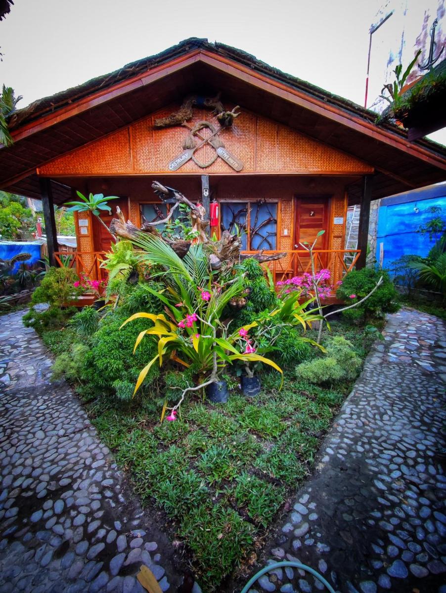 Castaway Native Huts - Housity