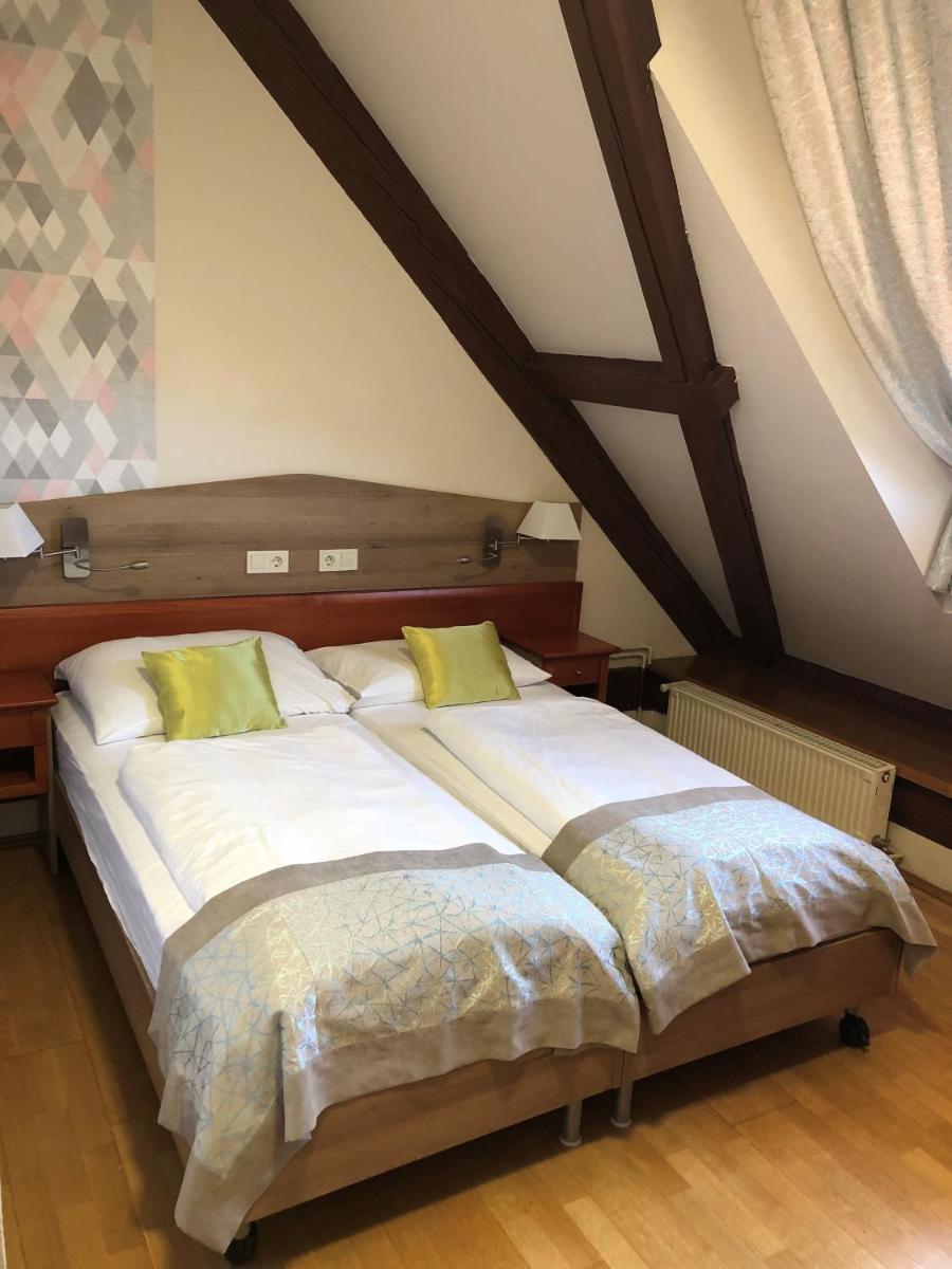 Gizella Hotel and Restaurant - Housity
