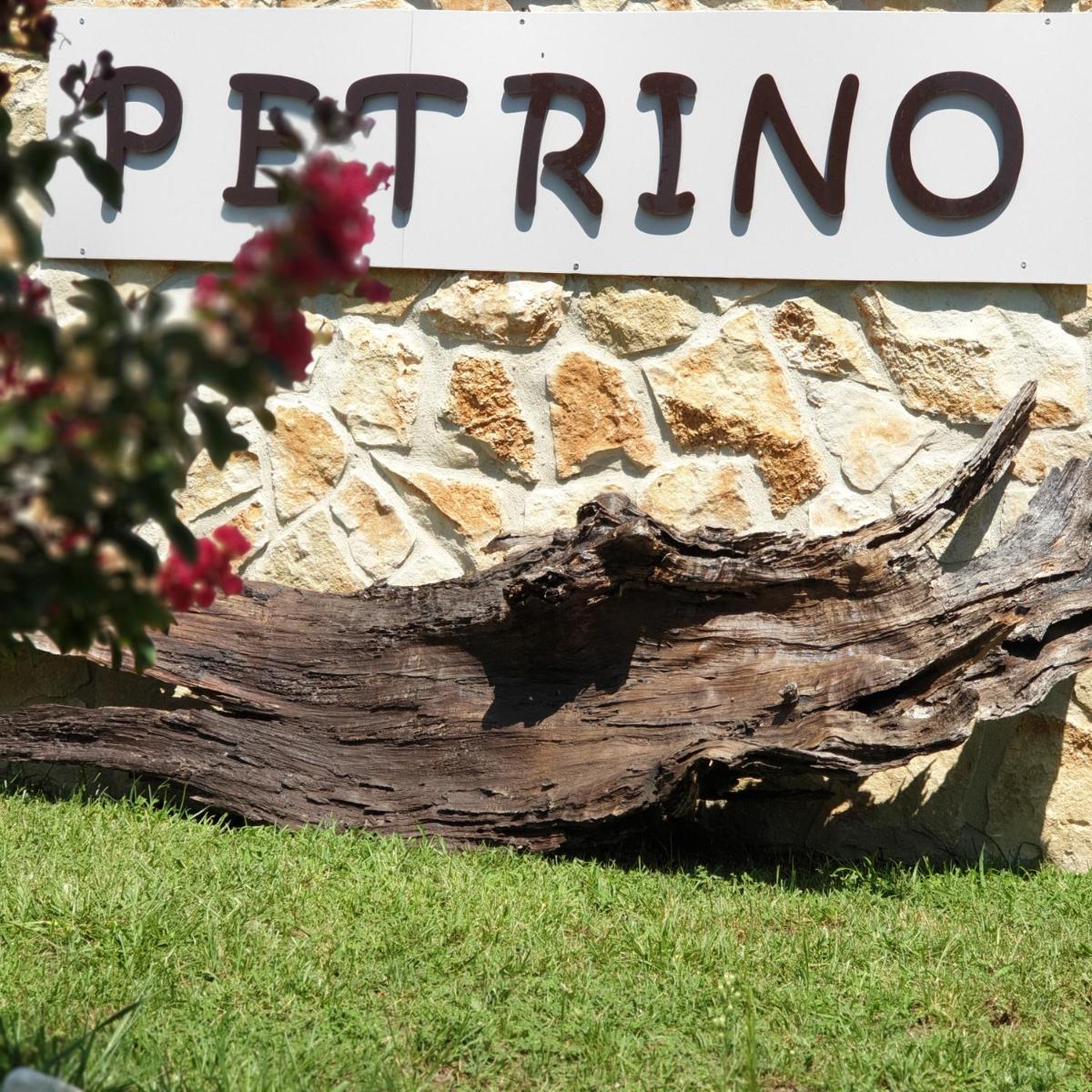 Petrino Studios - Housity
