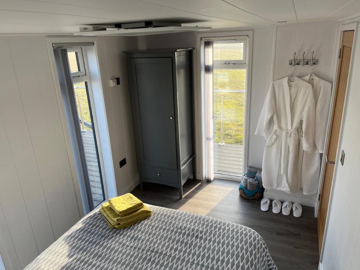 Seas the Day - self catering lodge North Uist - Housity