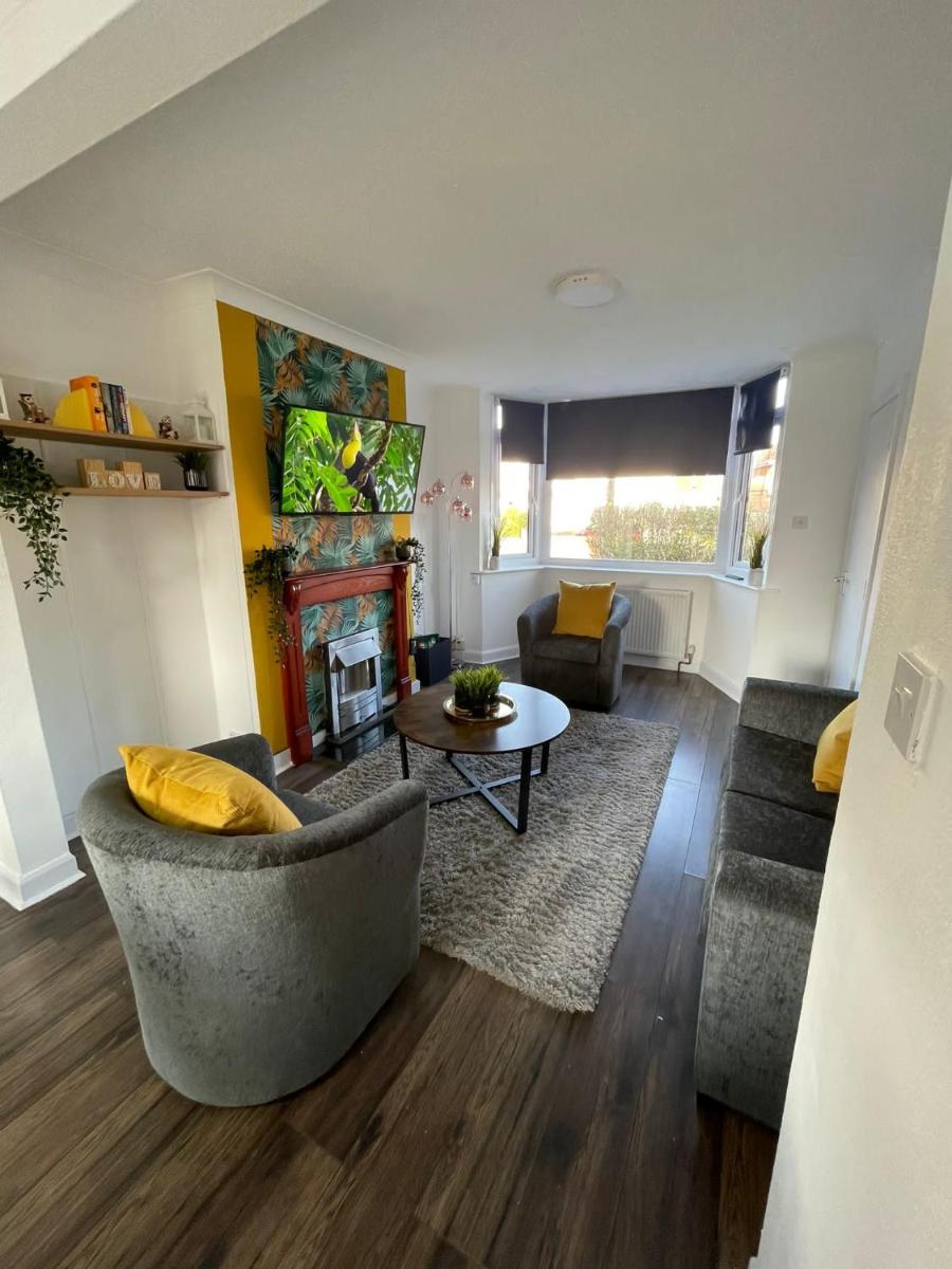 zDNU - 3 Bed house Kingstanding Birmingham from 360 Midlands - Housity