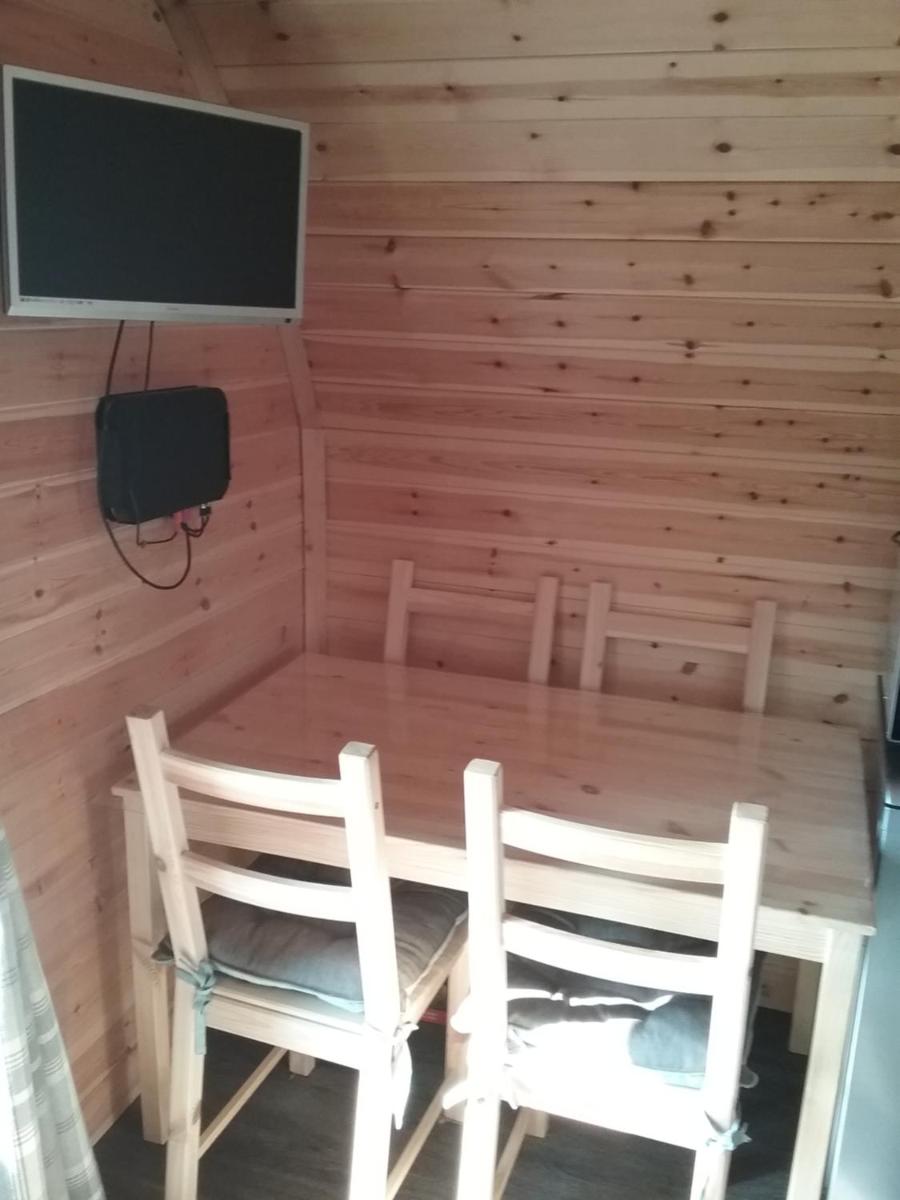 Heated Supersize Glamping Pod with ensuite bathroom, Wilburton, Nr Ely, Cambs - Housity