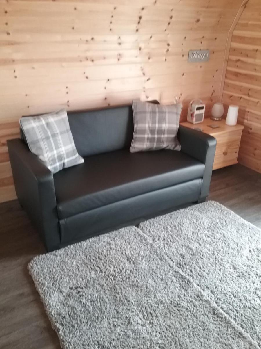 Heated Supersize Glamping Pod with ensuite bathroom, Wilburton, Nr Ely, Cambs - Housity