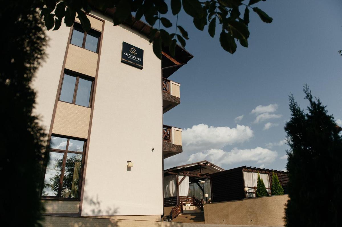 Giowine Hotel & Restaurant - Housity