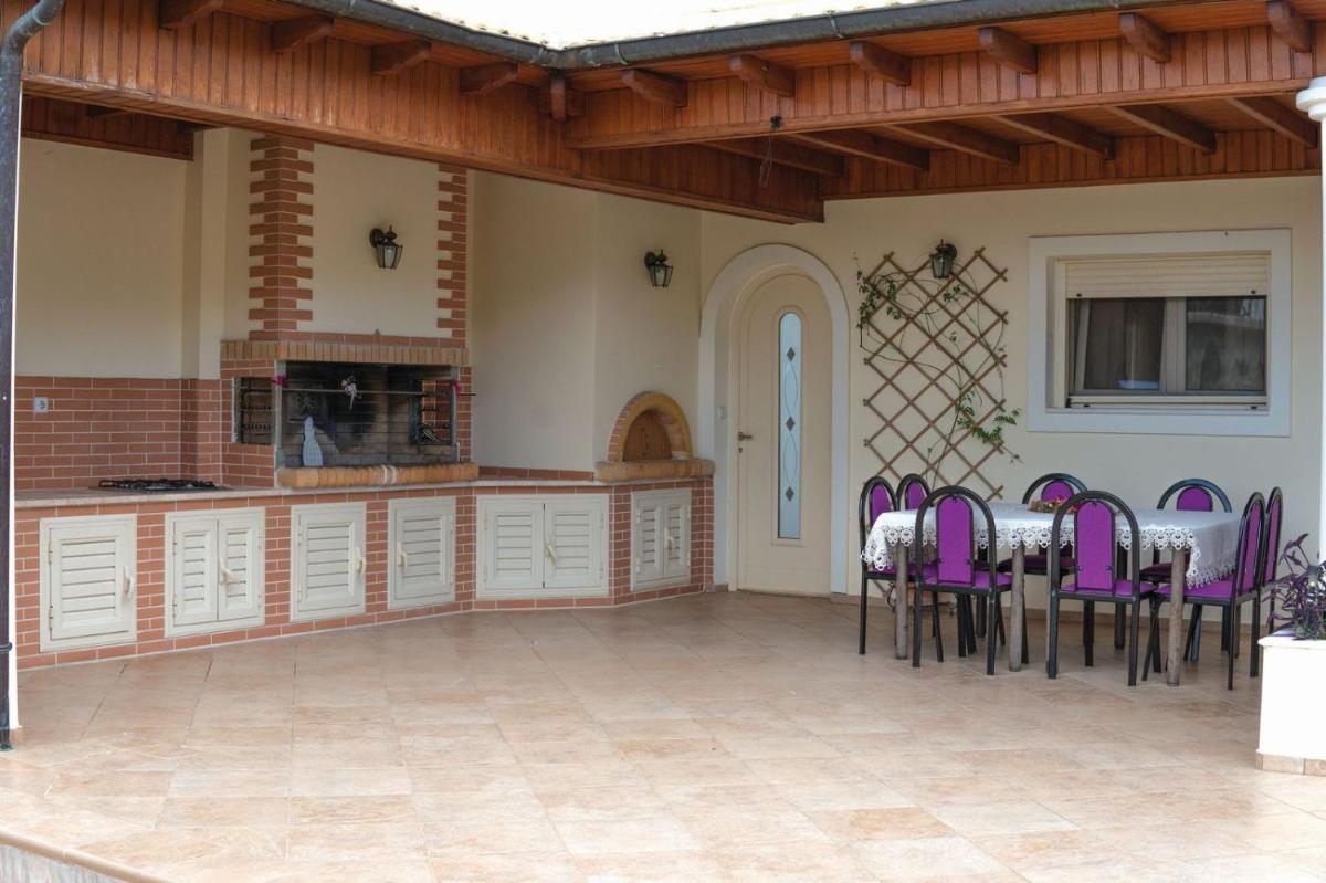 Laki Villa with pool and jacuzzi - Housity