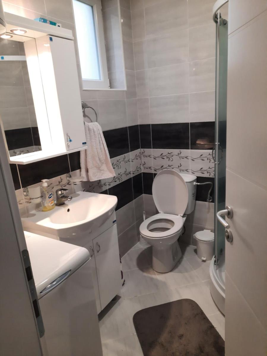 Nadja i Emili - Housity