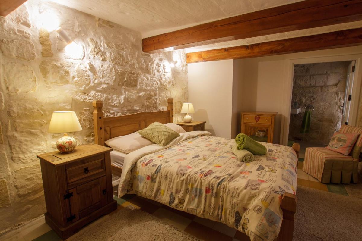 Town house steeped in history - Housity