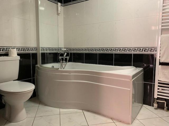 Springfield Country Hotel, Leisure Club & Spa - Housity