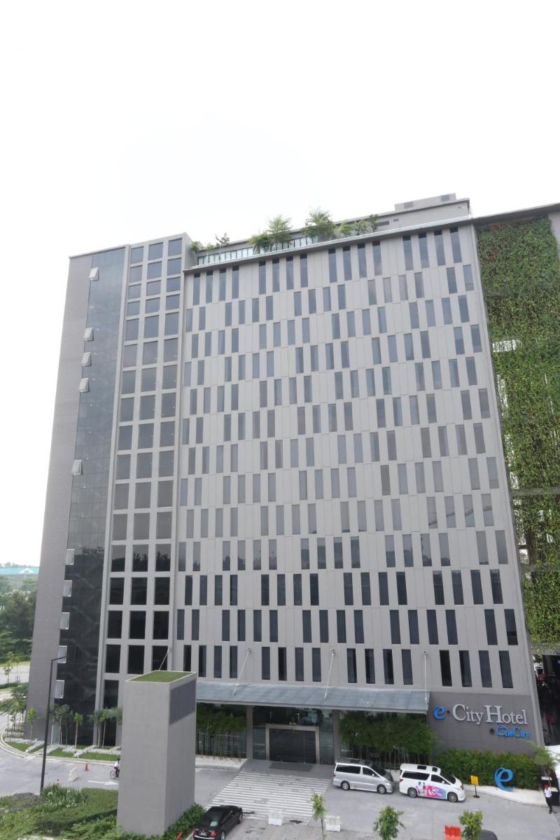 Suitetrails - e.City Hotel@OneCity