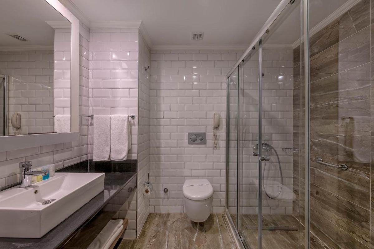 Port River Hotel&Spa - Housity