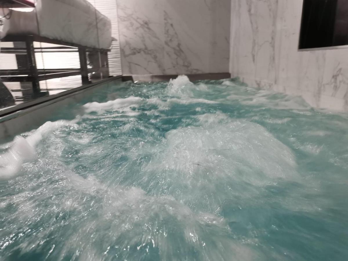 Lexury Suite Acqua - Housity