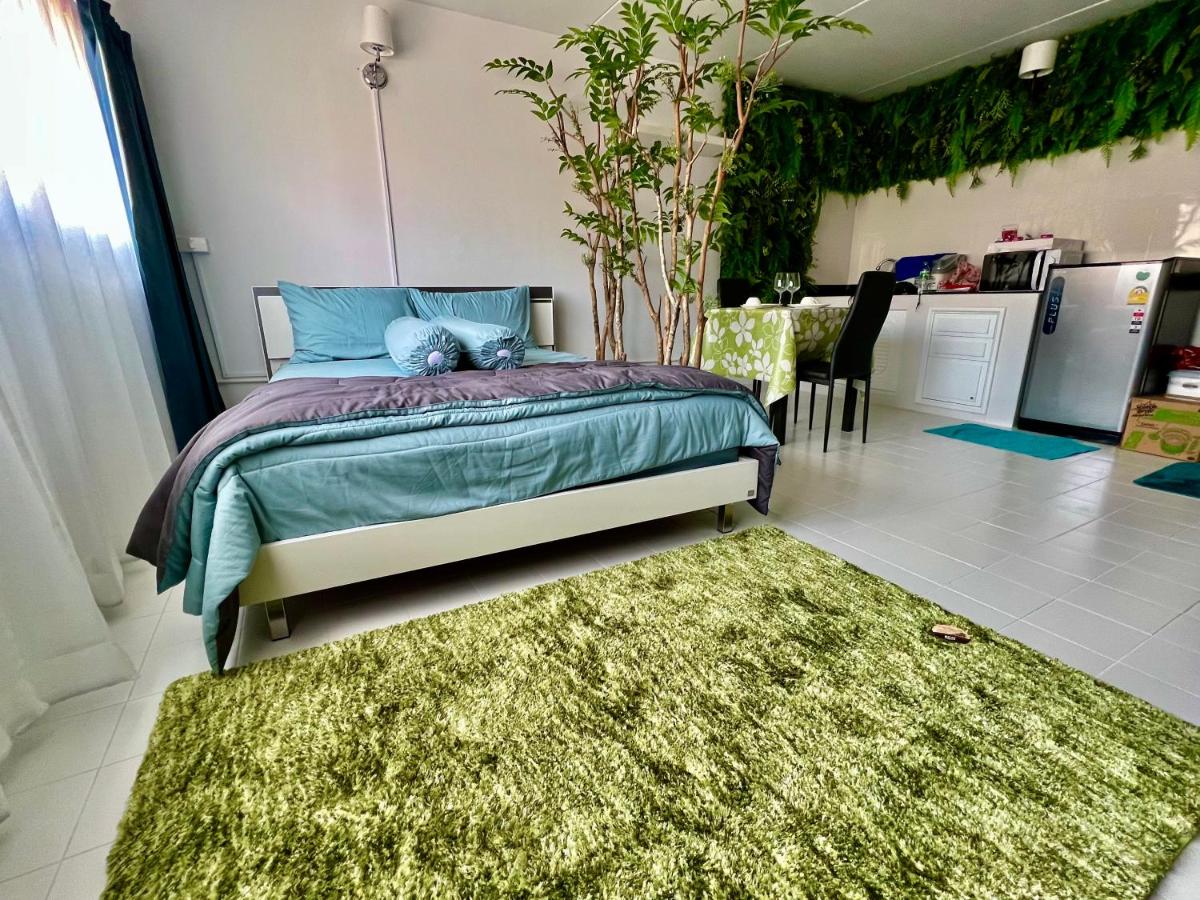 C9 Popula Condo by Prathomlerk - Hizvo