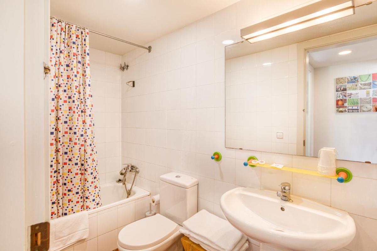 Un baño de Hotel Marina