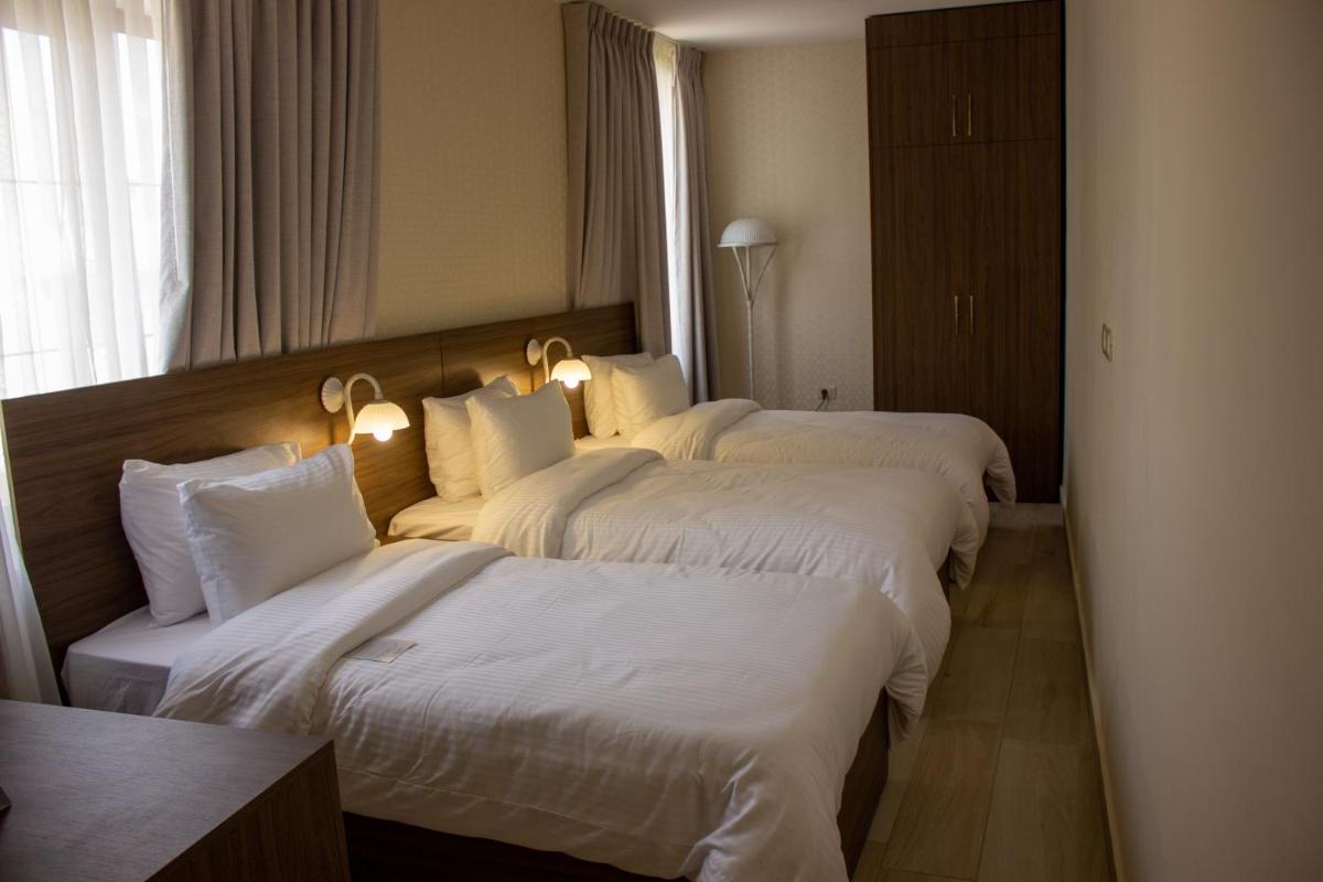 Suitetrails - Khan Khediwe Hotel