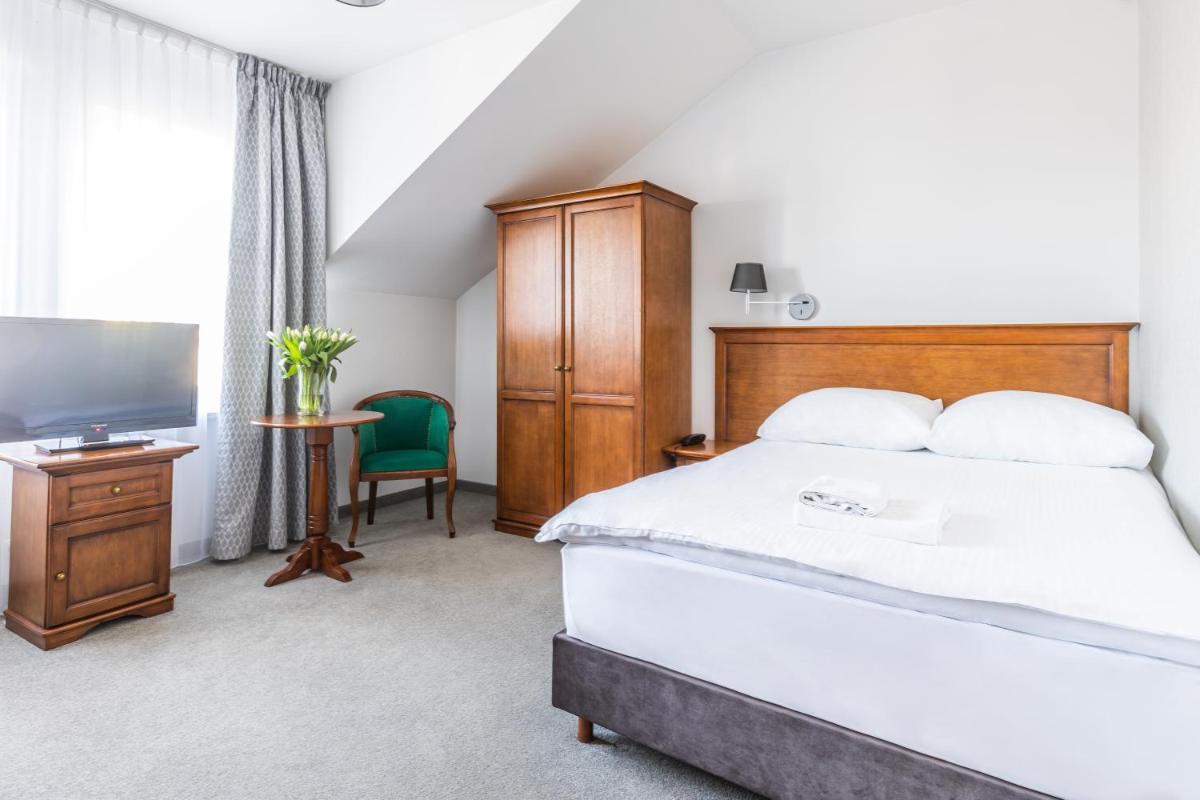 Hotel Pod Złotą Różą - Housity