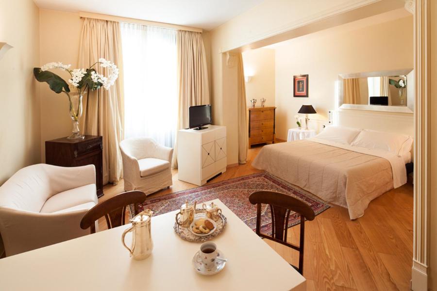 Cosmo Hotel Torri - Housity