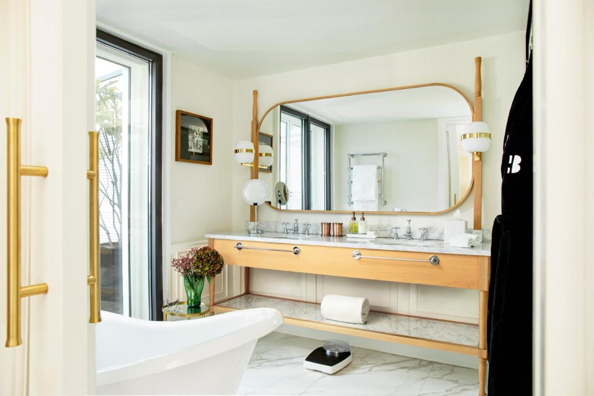Un baño de BLESS Hotel Madrid - The Leading Hotels of the World