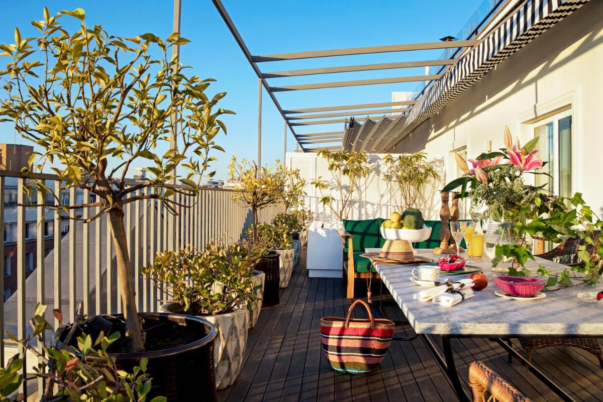 Un balcón o terraza de BLESS Hotel Madrid - The Leading Hotels of the World