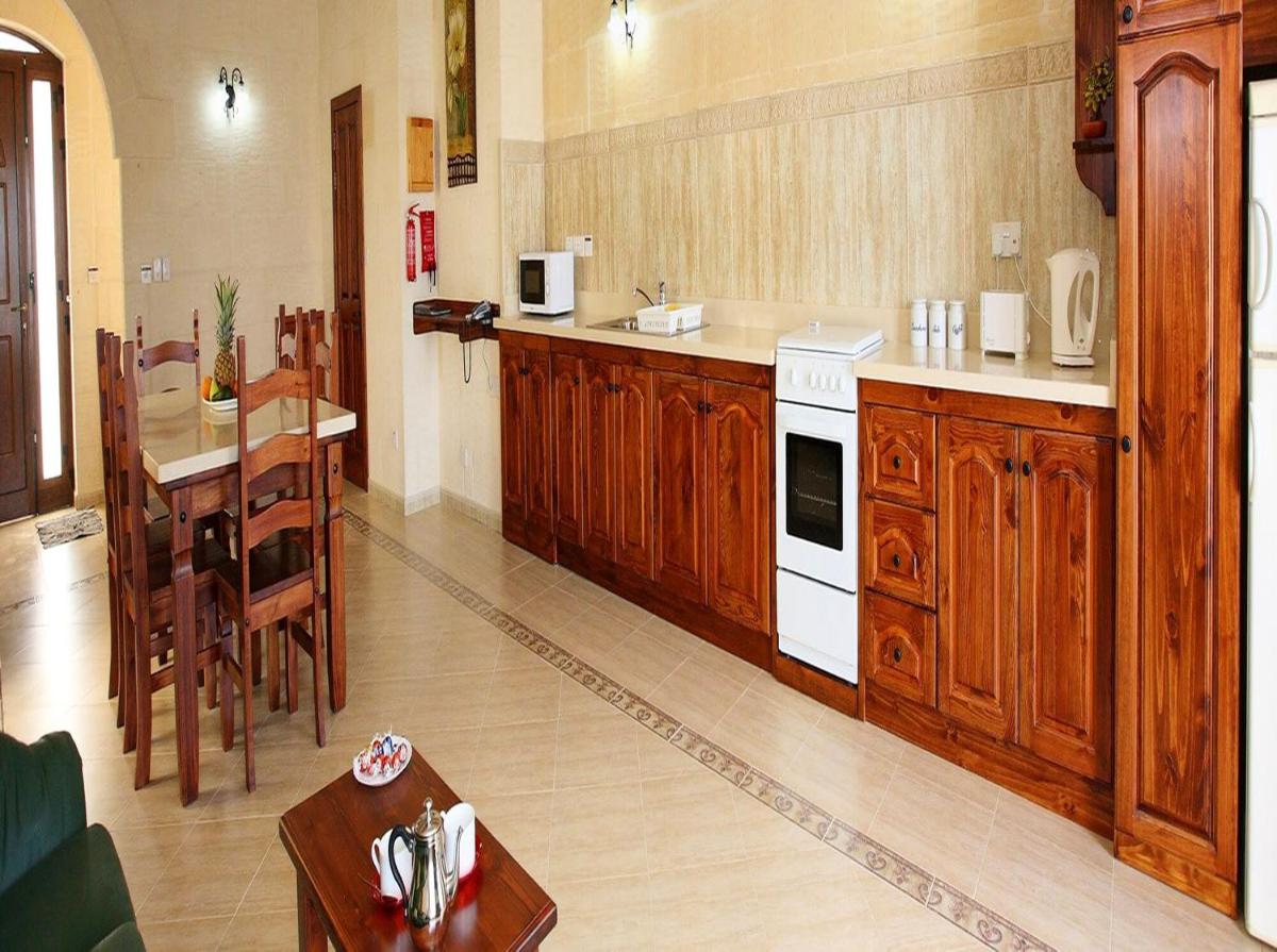 2 bedrooms villa with private pool and wifi at Xaghra - Housity