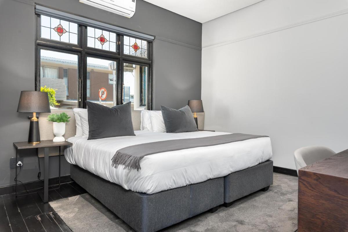 One Calais Apartments - Housity