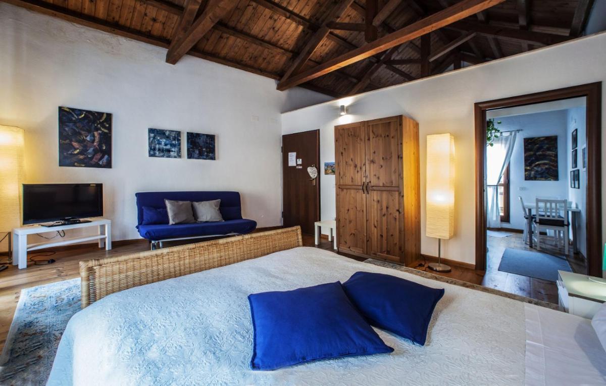 Studio Apartments Centro Storico Via Manno - Housity