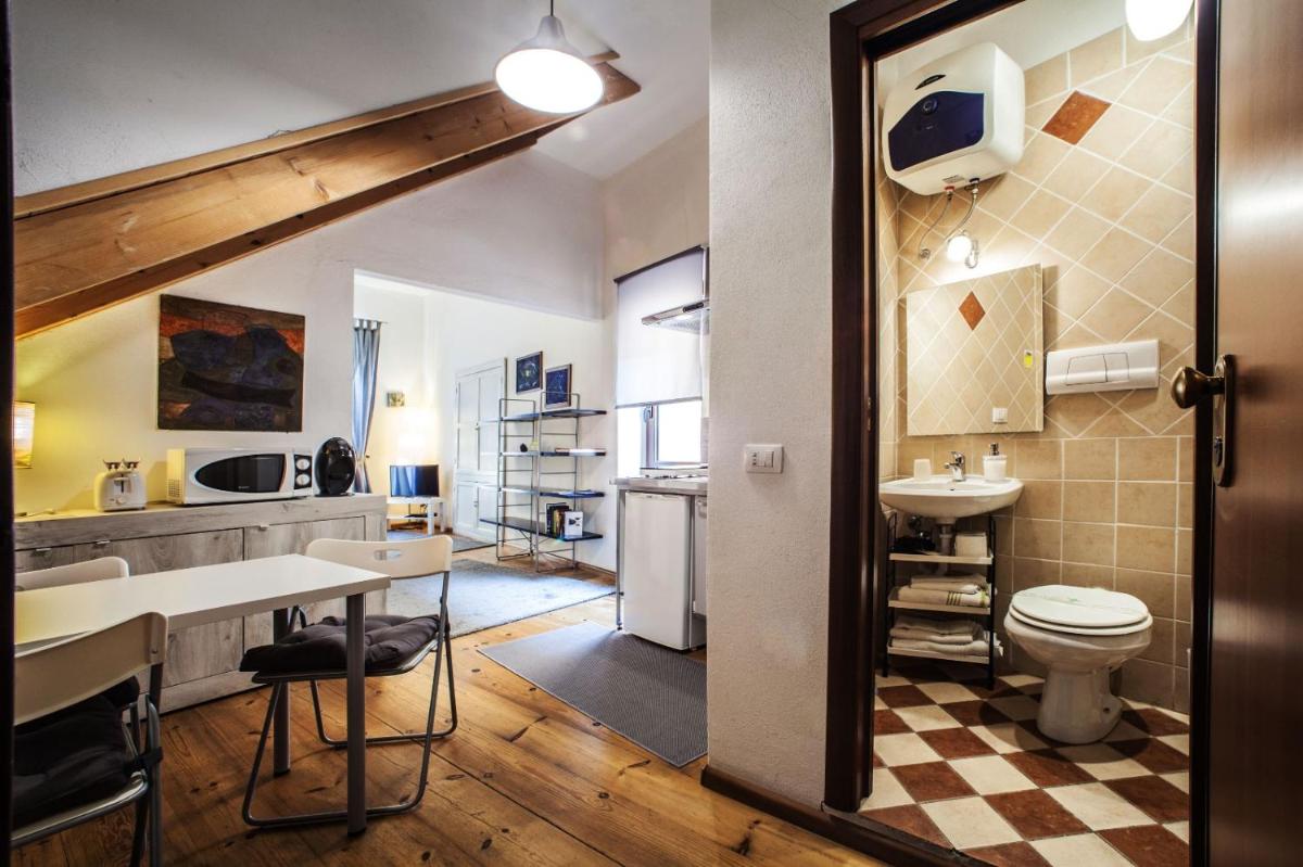 Studio Apartments Centro Storico Via Manno - Housity