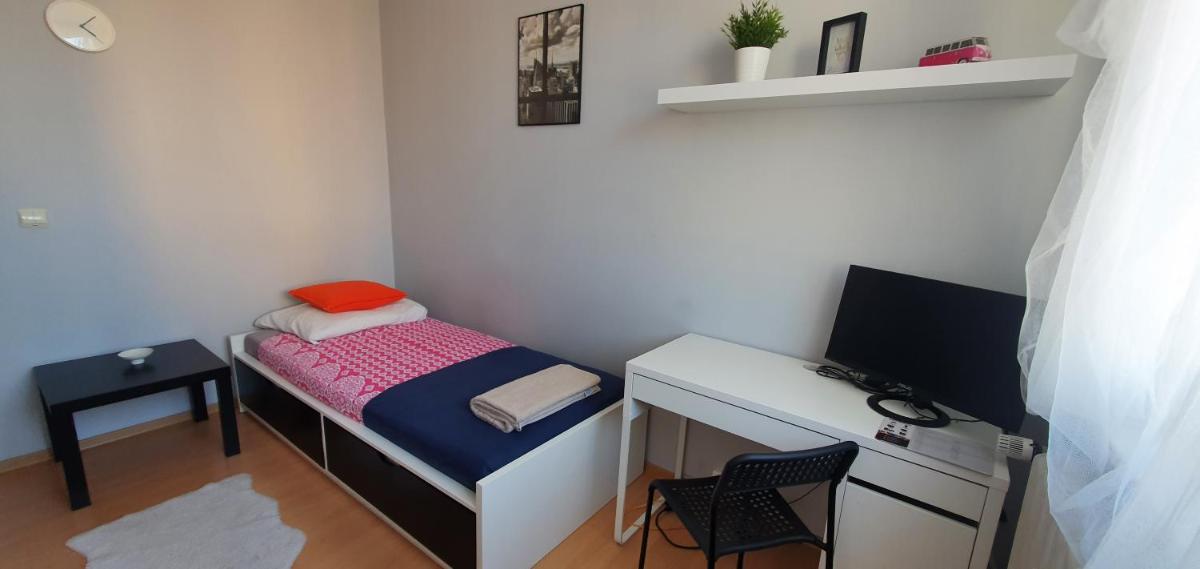 Zory - Comfy 4 One/Two - Housity