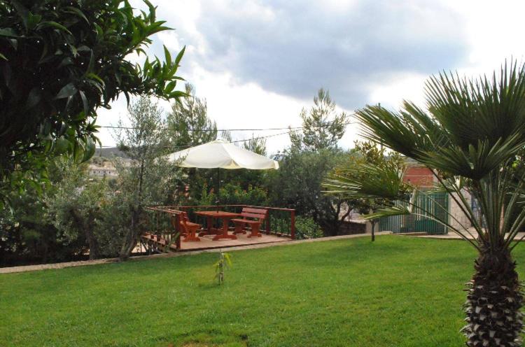 Four Seasons Apartments - Housity