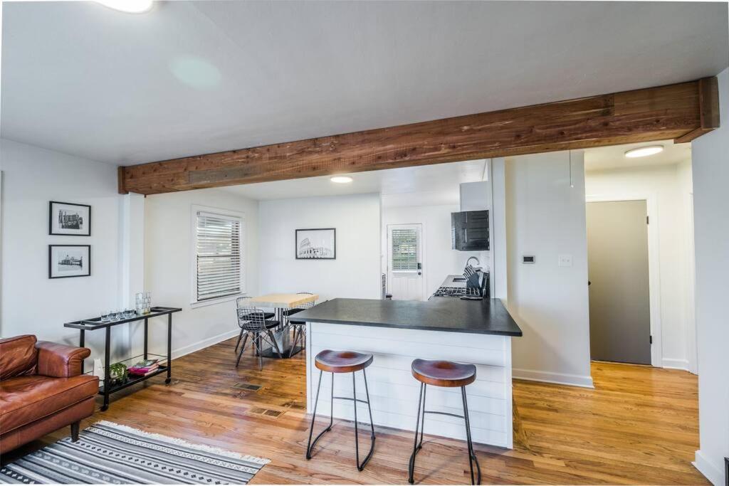 Modern Home Near Downtown and WKU - Housity