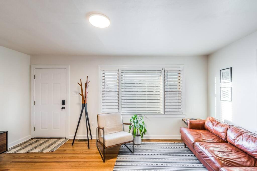 Modern Home Near Downtown and WKU - Housity