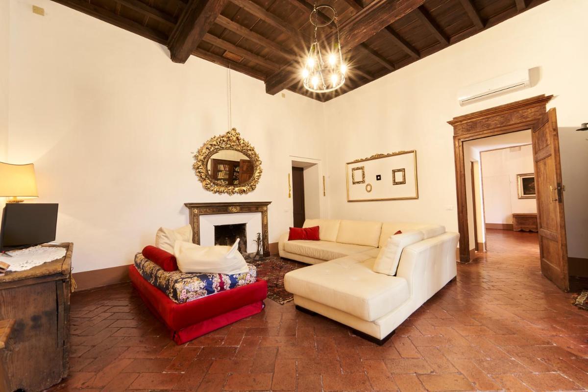 Castello del Capitano delle Artiglierie - Housity