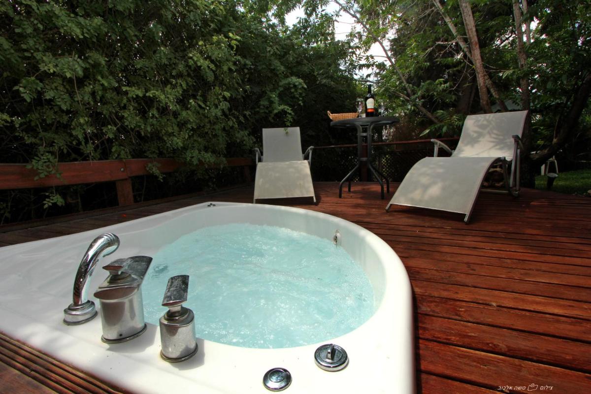 Under the Walnut Tree Shade Lodge - Housity
