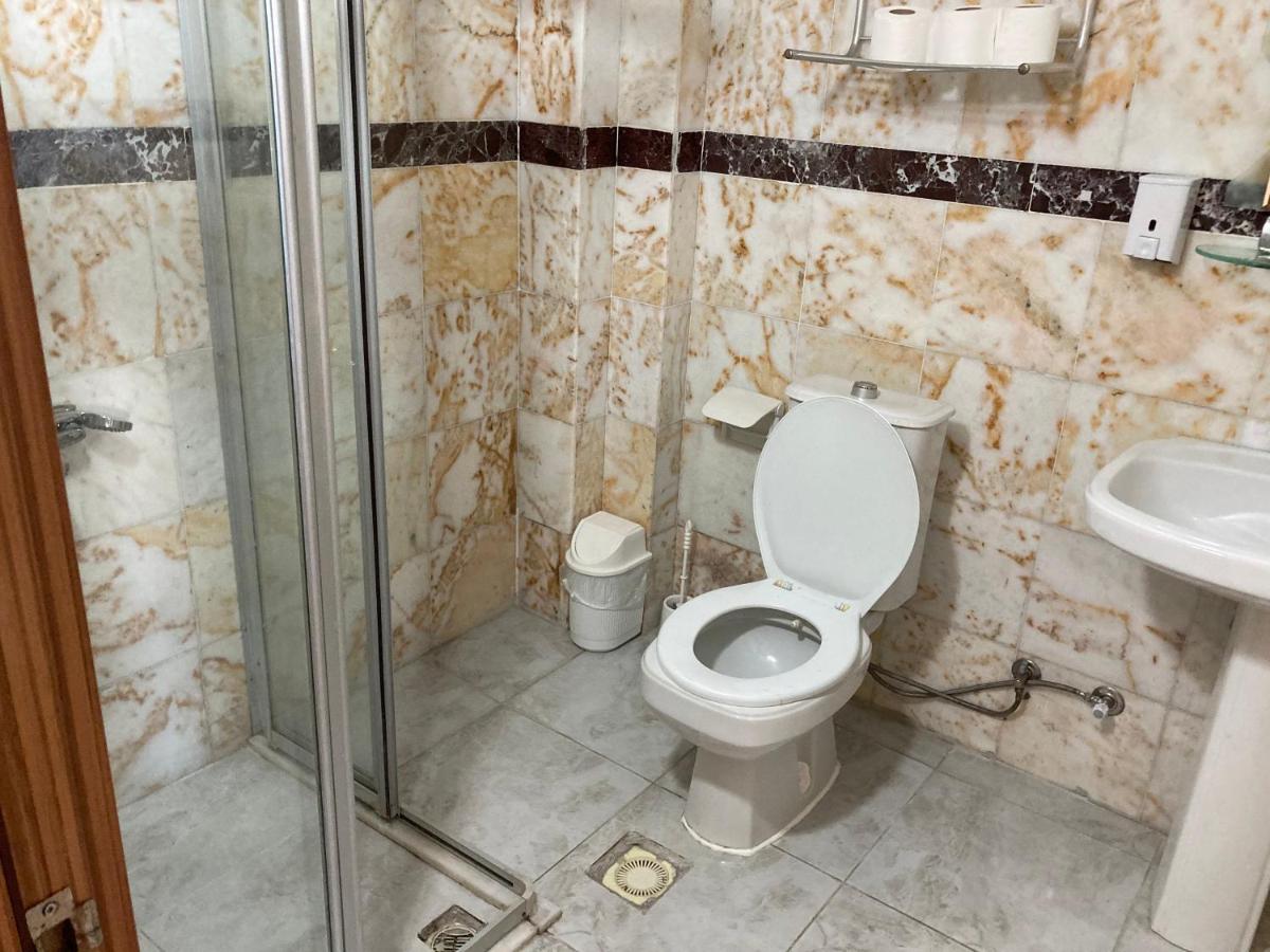 Popular 2 bed apart home in central Side with many on site amenities facilities - Housity