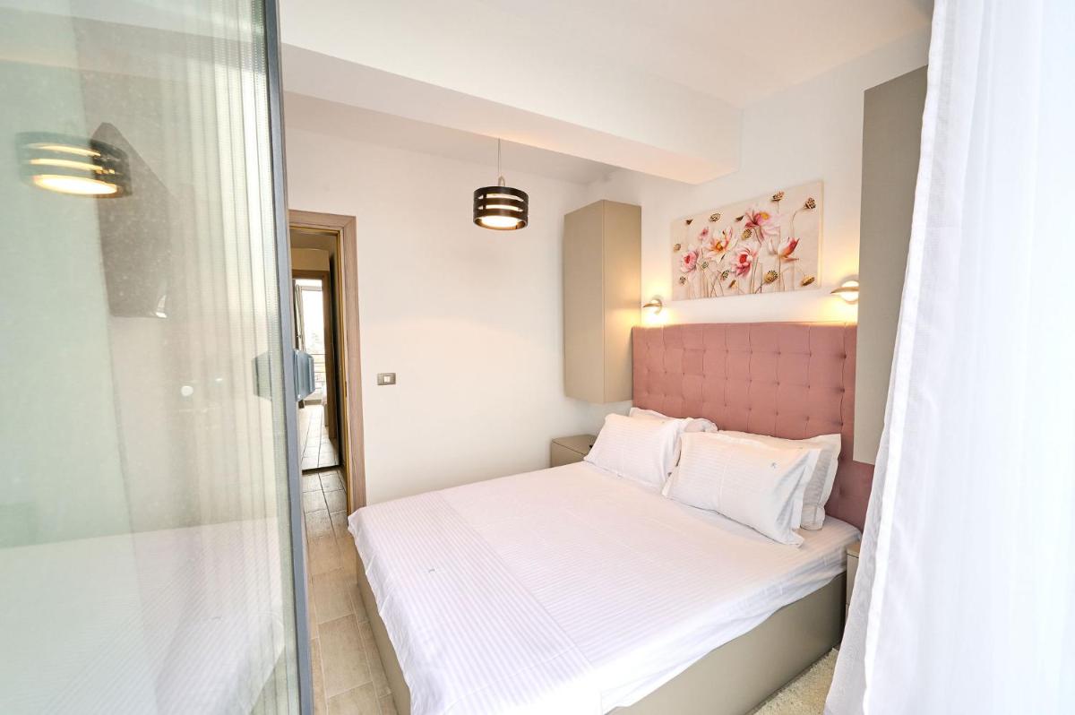 Royale Sundance Studio 7 Beach Spa & Pool Mamaia Nord - Housity