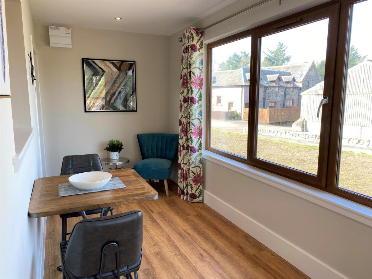 Partridge Lodge with Hot Tub - Housity