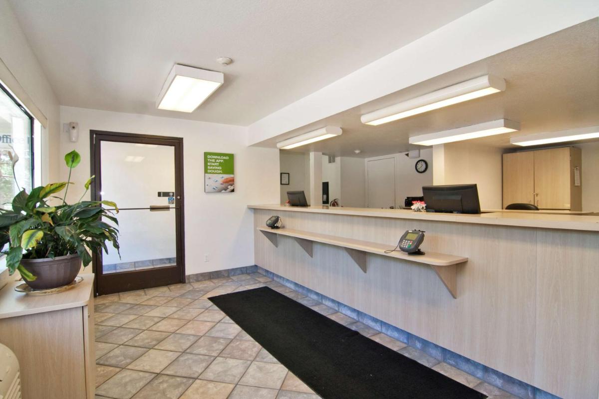 Motel 6-Roseville, MN - Minneapolis North - Housity