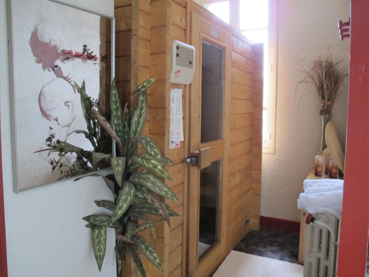 Logis Hôtel Deshors-Foujanet - Housity