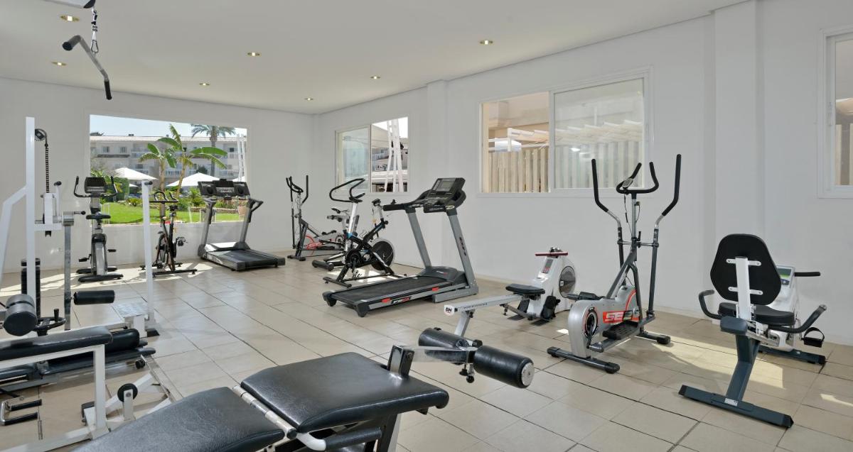 Gimnasio o instalaciones de fitness de Aparthotel Isla de Cabrera