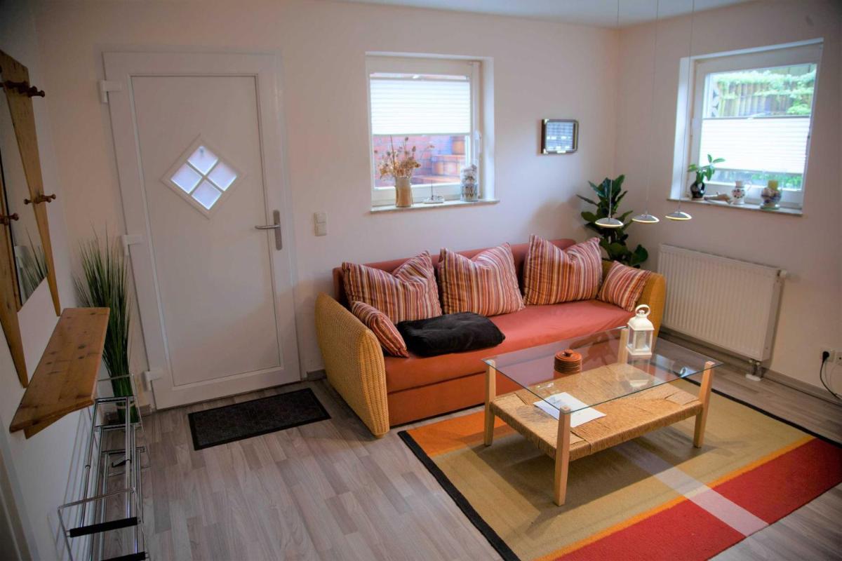 Suitetrails - Ferienwohnung Balm mit Terrasse im Garten und WLAN