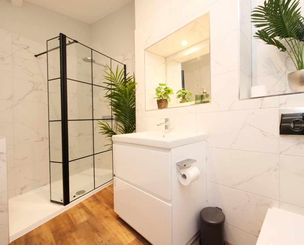 The Holgate Snug - Housity