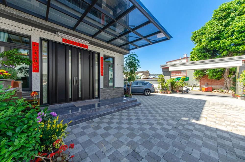 Dragon Crane Resort - Housity