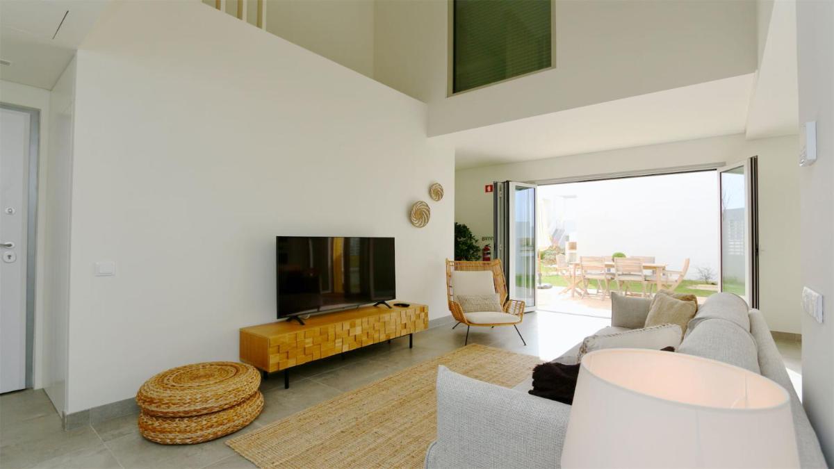 Uptown Villas, Cleverdetails232 Quiet area on Vilamoura countryside - Housity