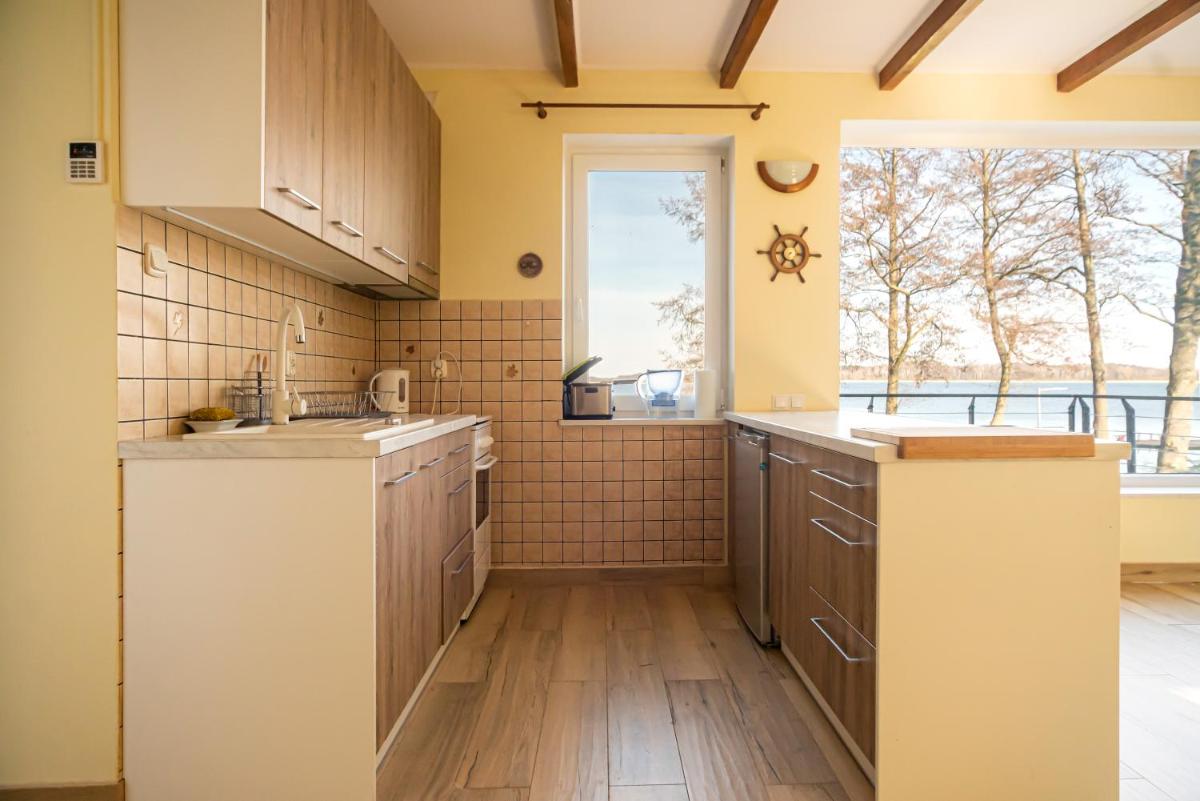 Lake House Listomie - Housity