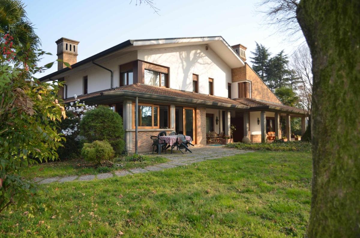 Padova Villetta con ampio parco privato - Housity