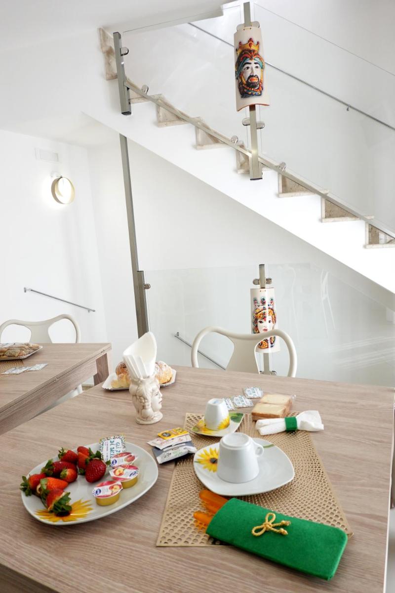 Gli Zii di Sicilia - Housity