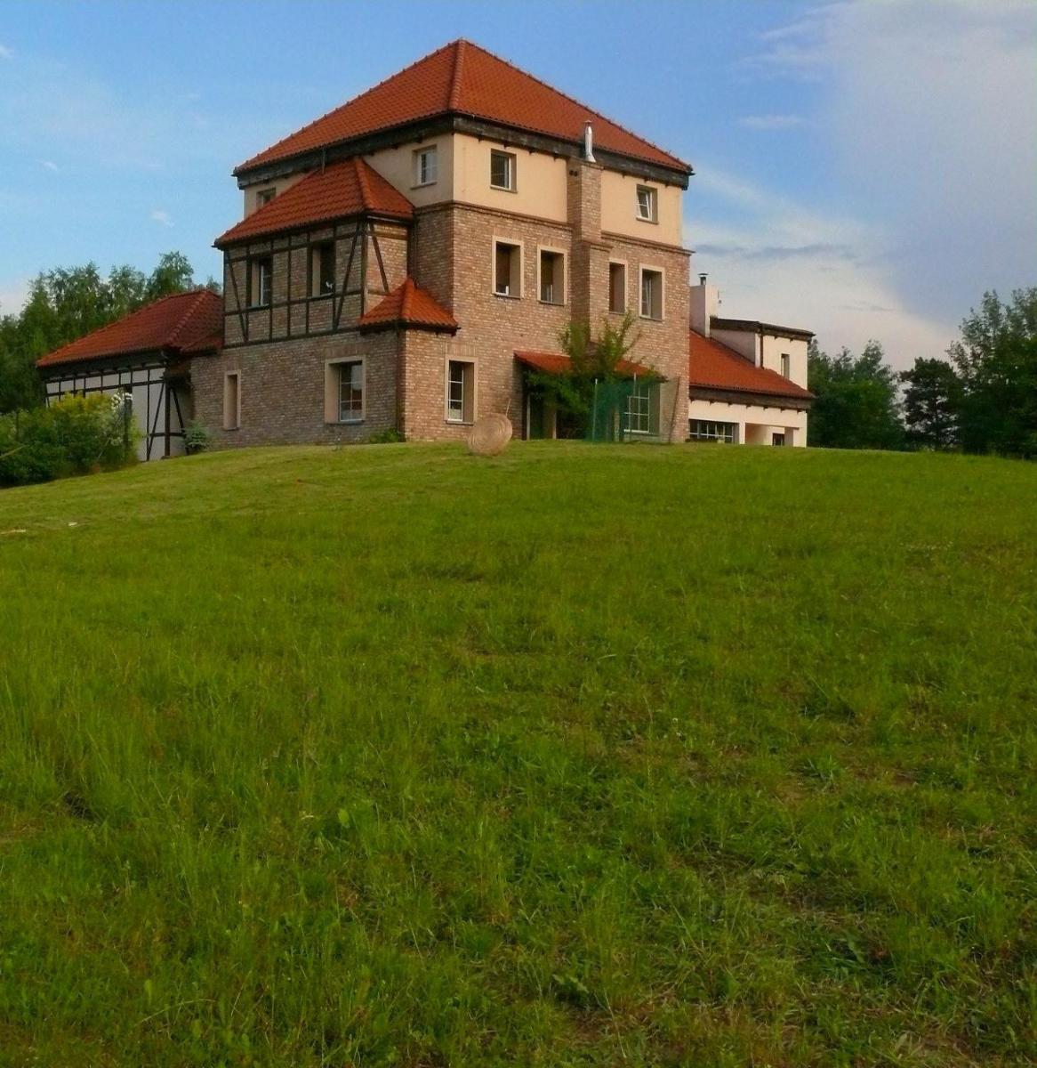 Trzy Dęby - Housity