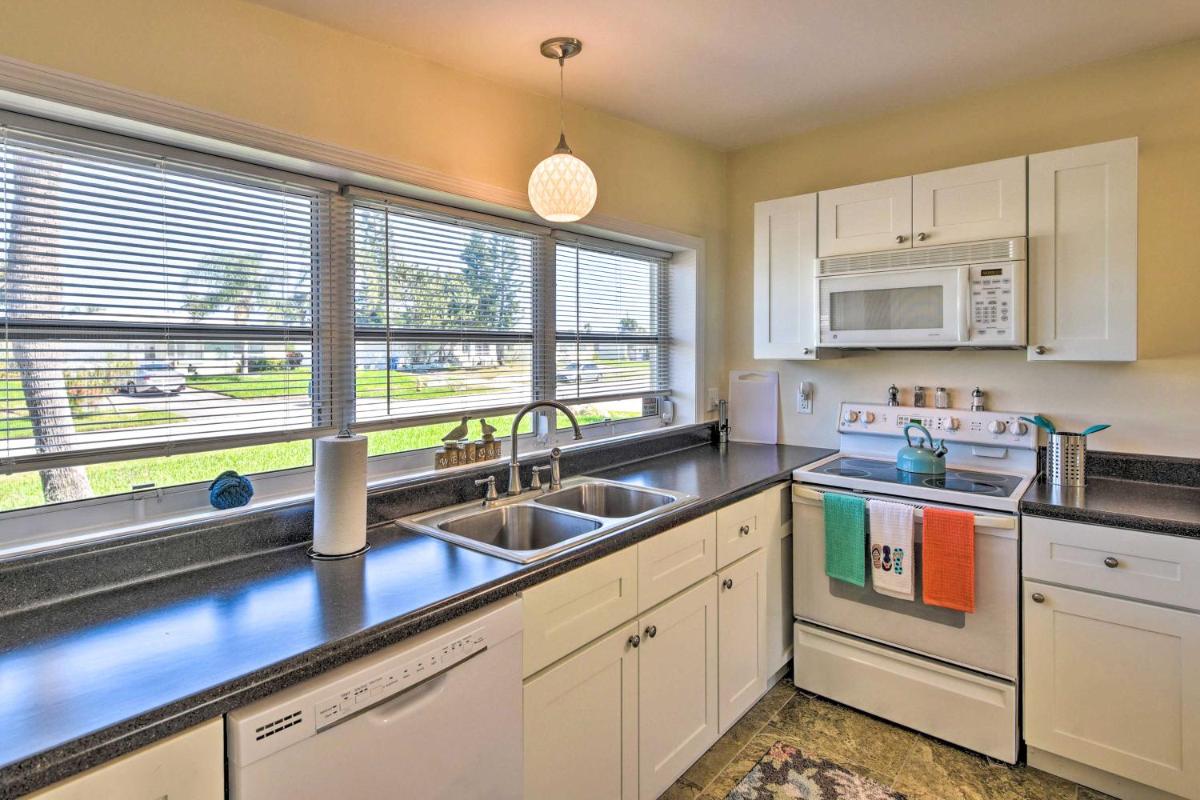 Single-Story Ormond  Home, Walk to Water - Housity