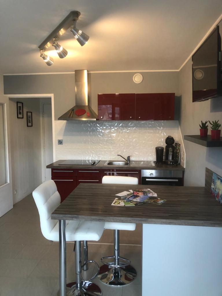 Appartement Perros-guirec petite terasse vue mer. - Housity