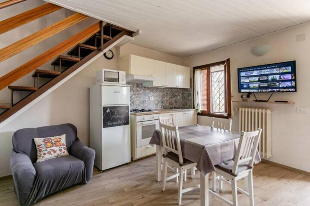Casa con terrazzo vista Lago - LAKEHOLIDAY IT - Housity